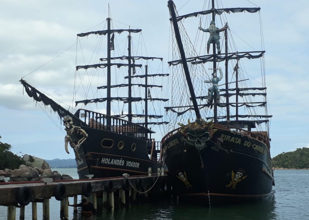 Barco Pirata no trapiche
